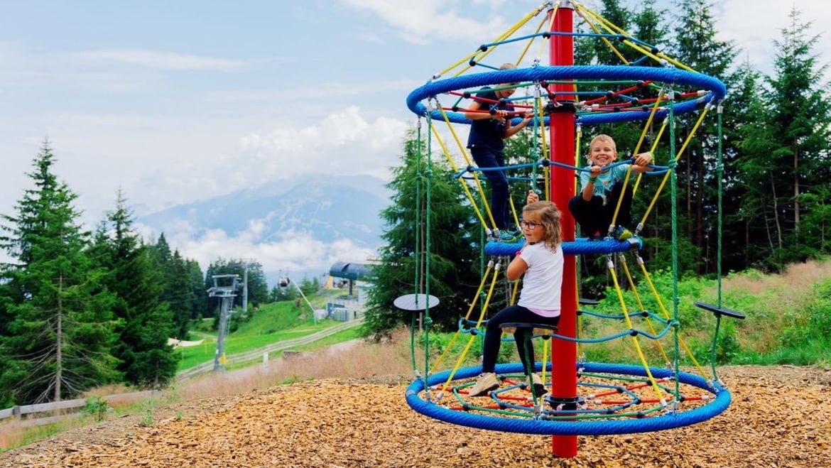 BEWEGUNGSPARK AUF DER MUTTERERALM